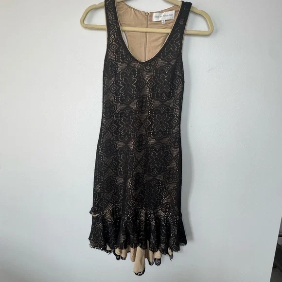 Dress the Population Black & Beige V-Neck Midi Dress - Size Small - Picture 7 of 17